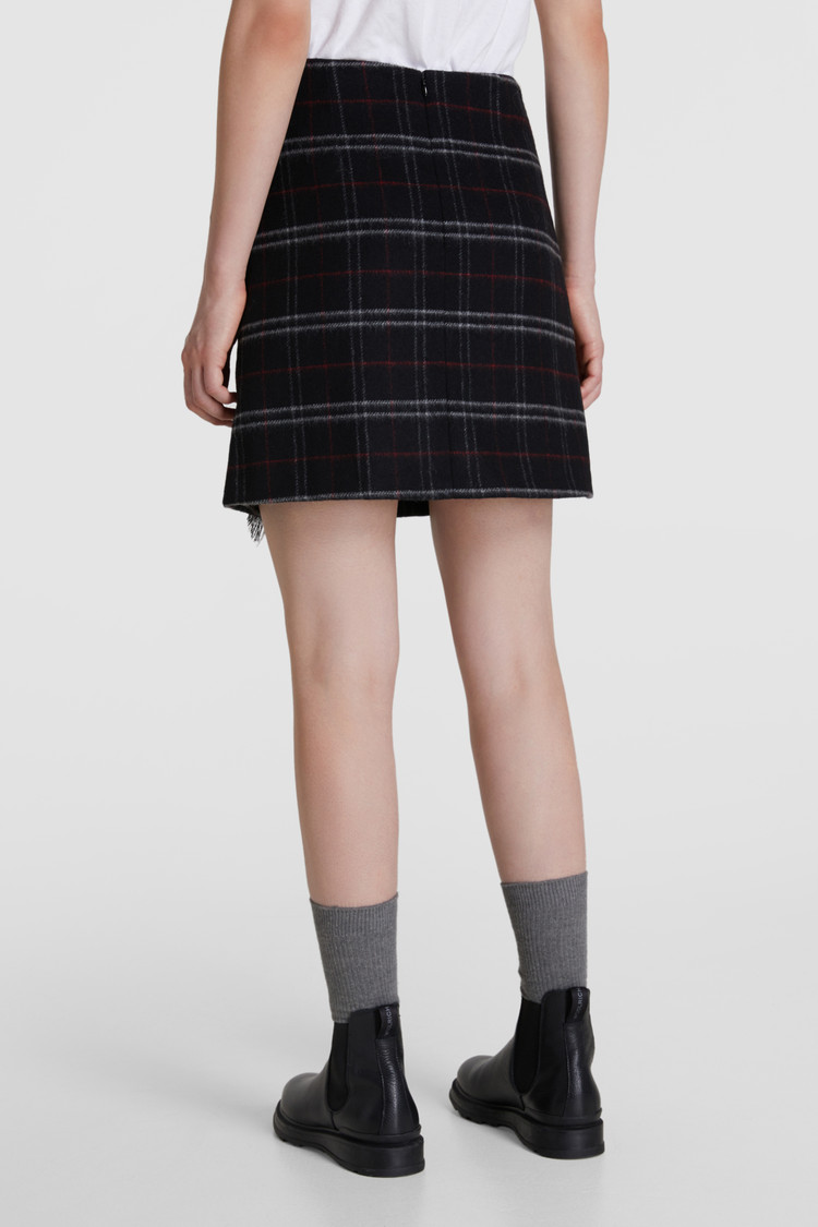 Stretch-wool skirt