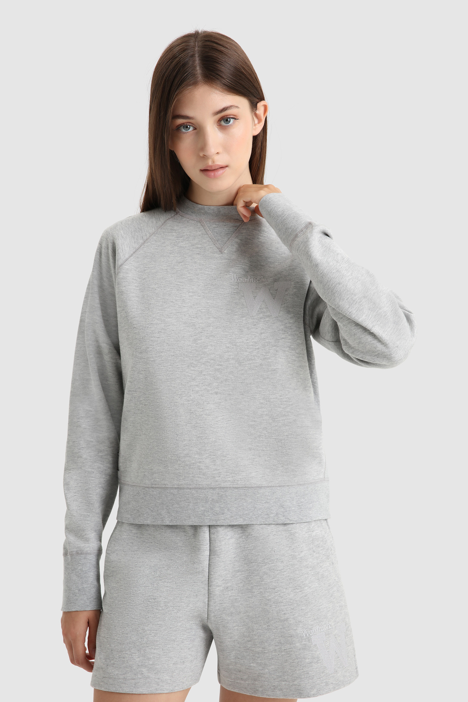 Sweat American à col ras du cou avec logo brodé grey | Woolrich