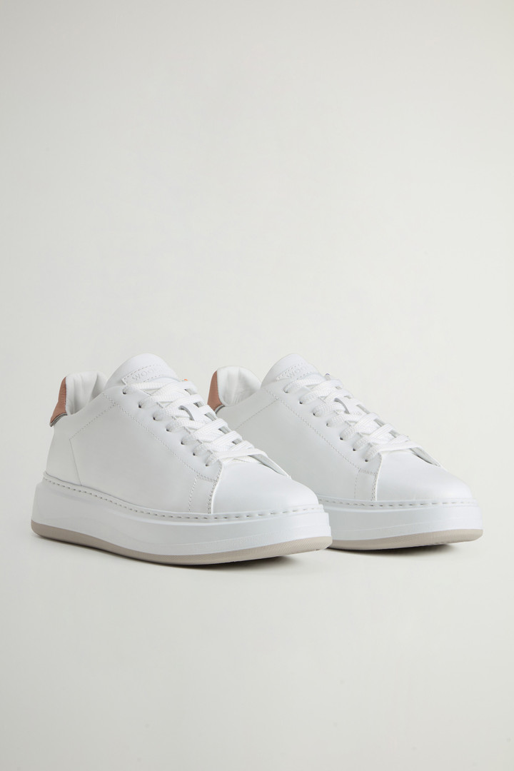 Sneakers Arrow in pelle con dettagli dorati Bianco photo 2 | Woolrich