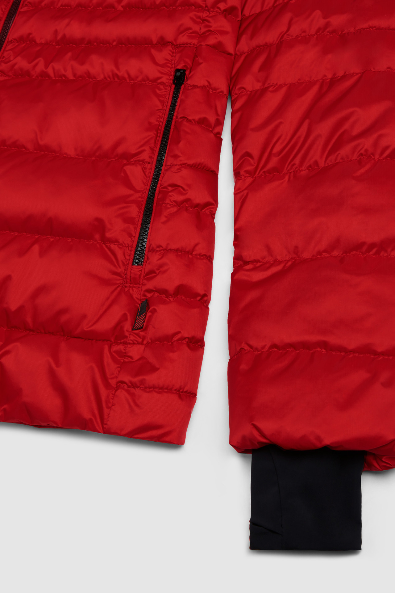 Chaqueta técnica con capucha