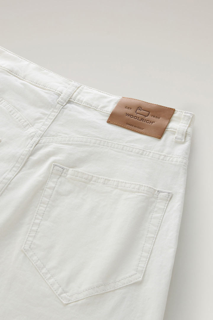Pantalones de sarga de algodón elástico teñido en prenda Blanco photo 7 | Woolrich