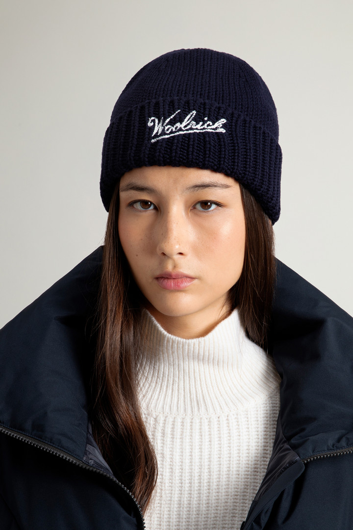 Beanie in Pure Merino Virgin Wool with Contrasting Logo Blue photo 5 | Woolrich