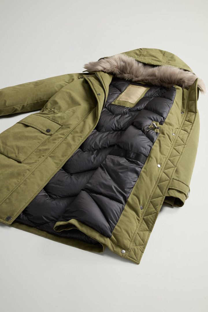 Arctic Parka aus Mountain Cloth mit Kapuze und abnehmbarem Pelz Grün photo 11 | Woolrich