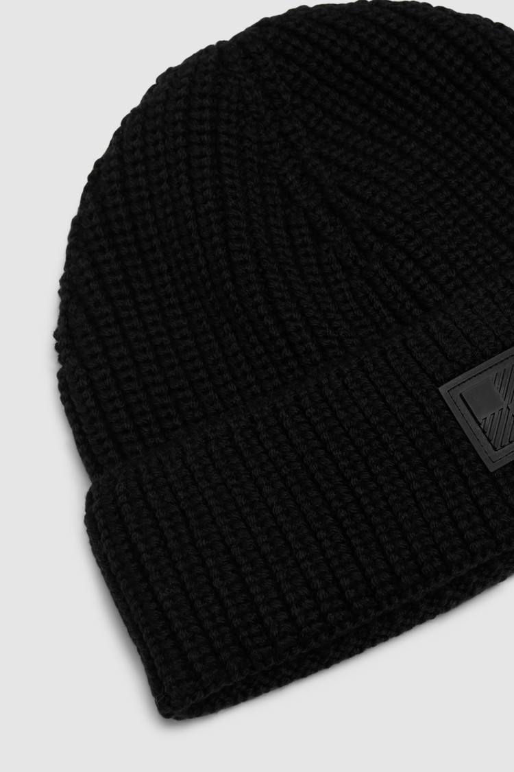 Wool beanie with check logo