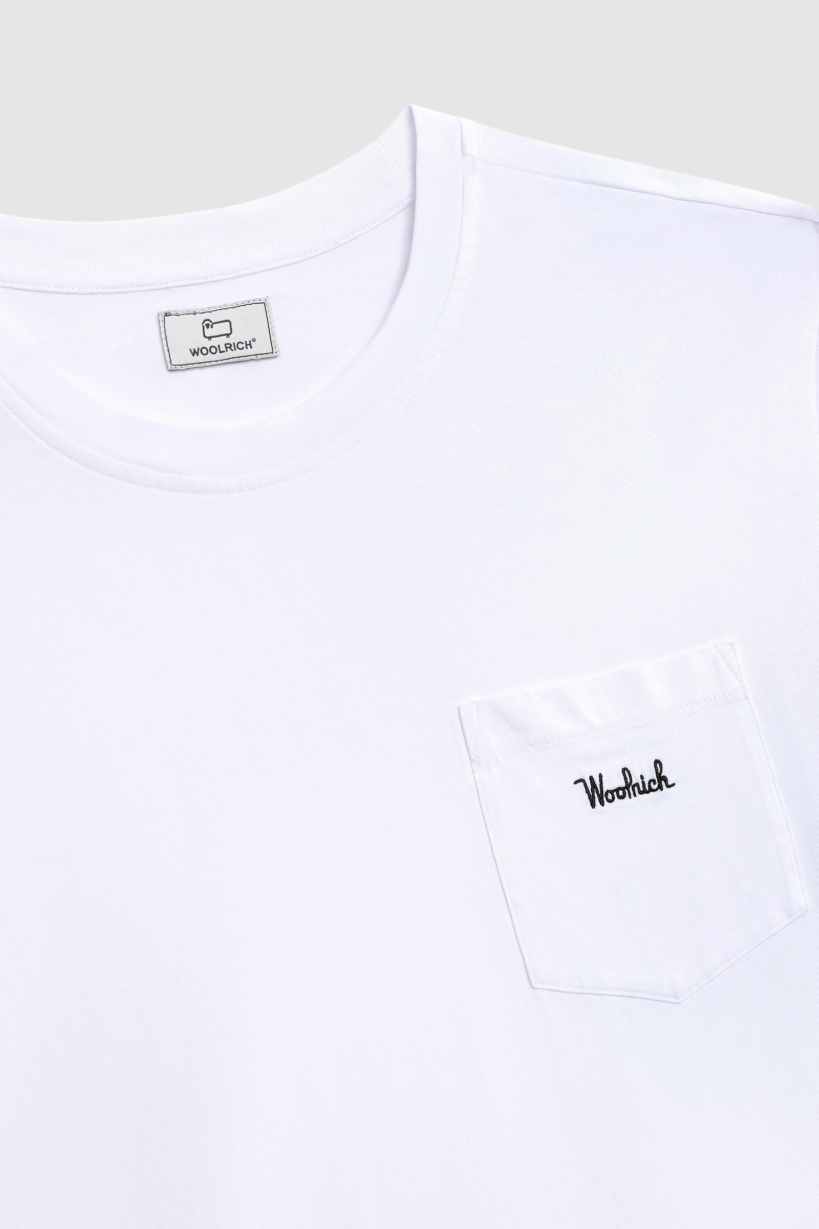 T-Shirt mit geprägtem Taschenlogo Weiß photo 2 | Woolrich