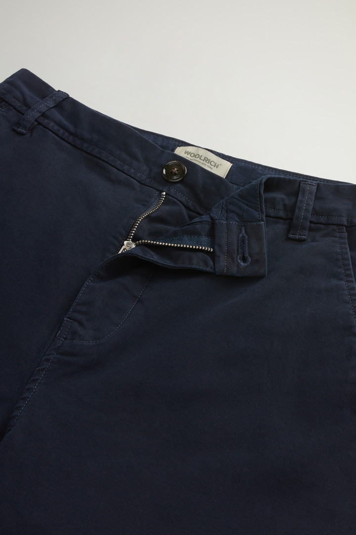 Garment-dyed Chino Pants in Stretch Cotton Blue photo 5 | Woolrich