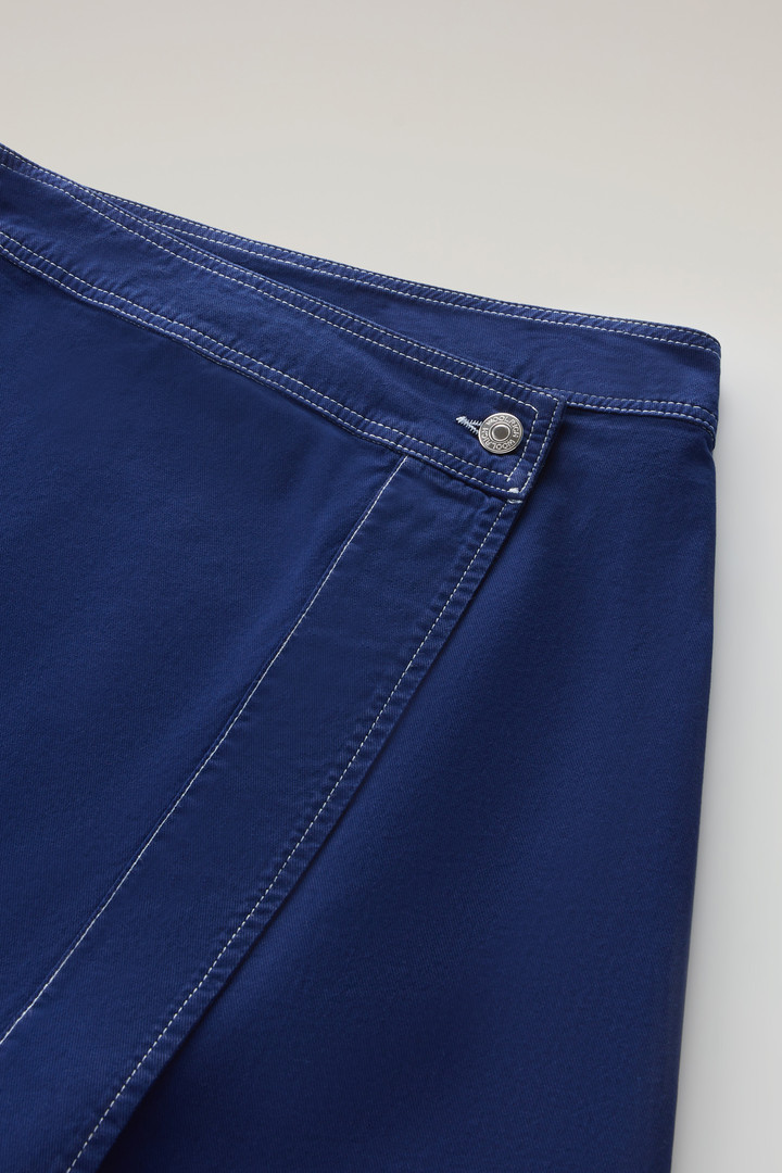 Garment-Dyed Wrap Cargo Skirt in Cotton Twill Blue photo 5 | Woolrich