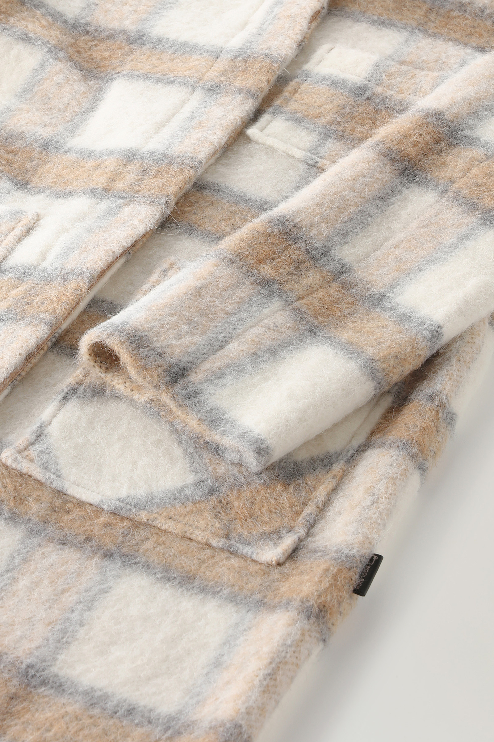Langes Overshirt aus gebürsteter Wolle mit Fransen beige photo 8 | Woolrich