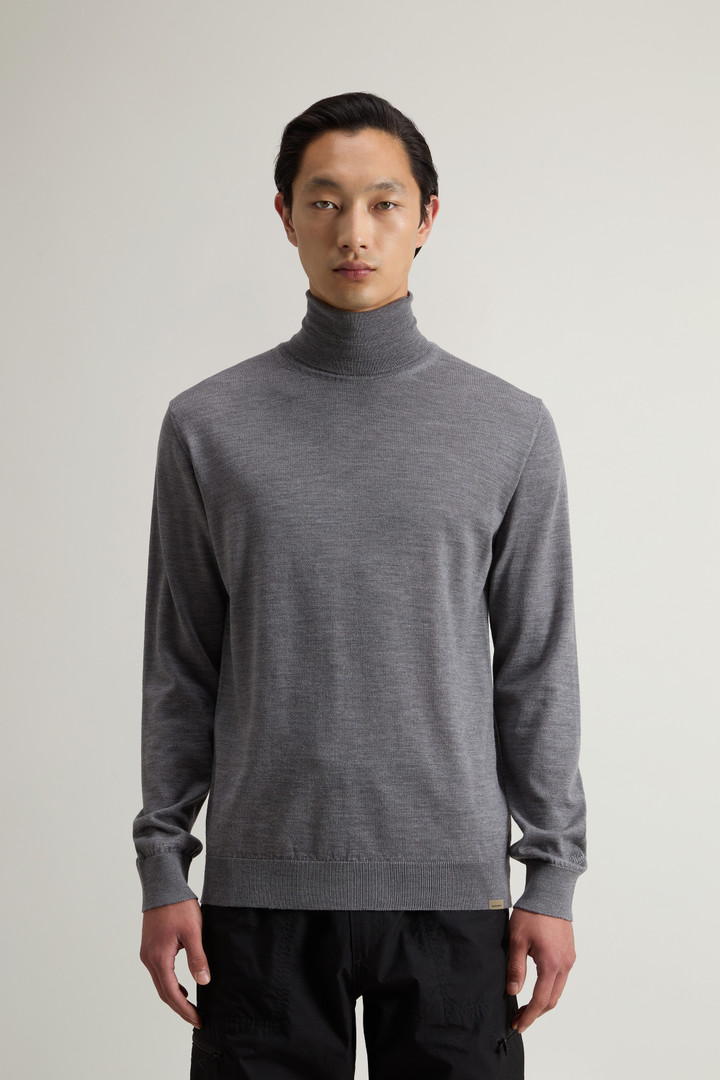 Rollkragen-Pullover aus reiner Merino-Schurwolle Grau photo 1 | Woolrich