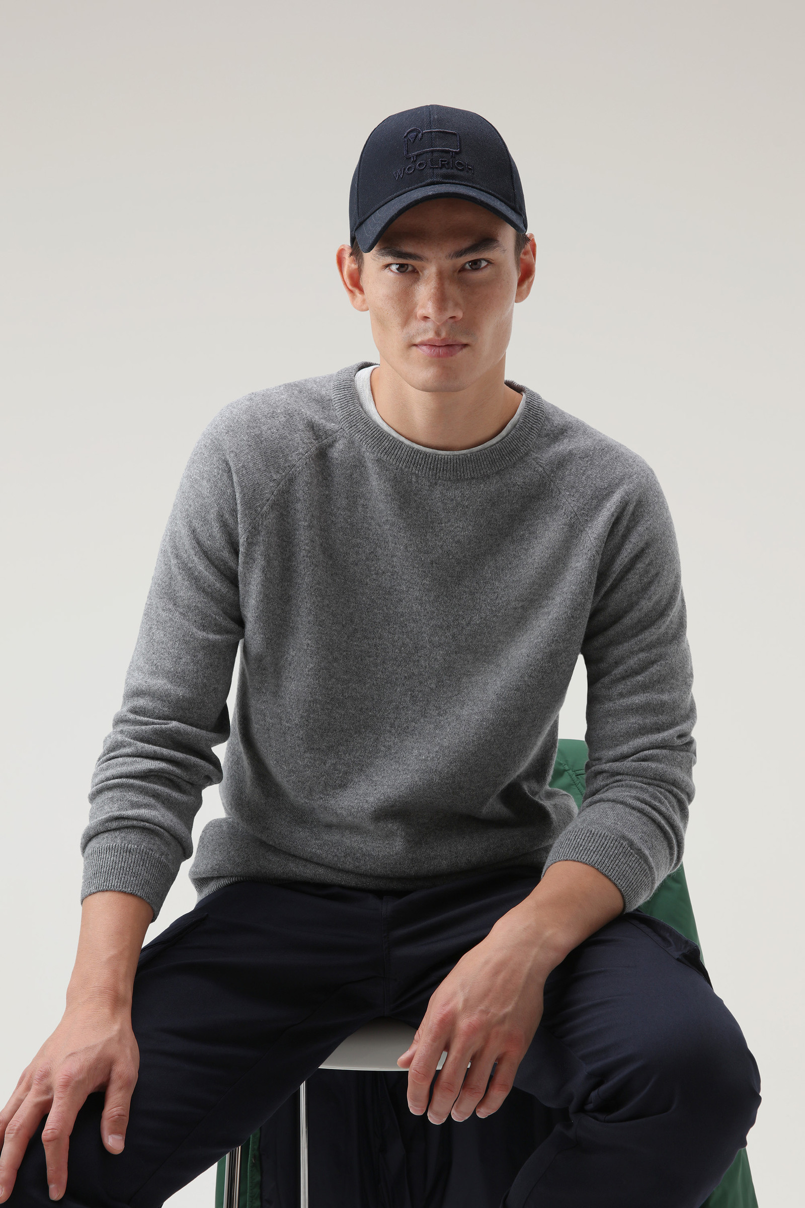 Men's Luxe Crewneck in Pure Cashmere Grey | Woolrich USA