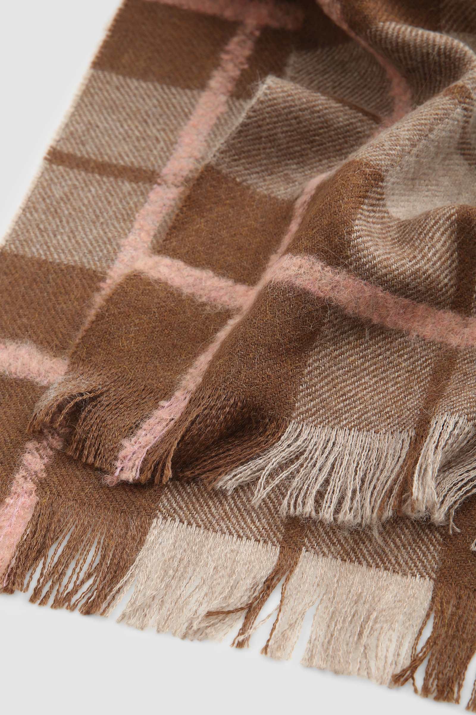 Check Scarf in Mixed Alpaca and Wool Brown photo 3 | Woolrich