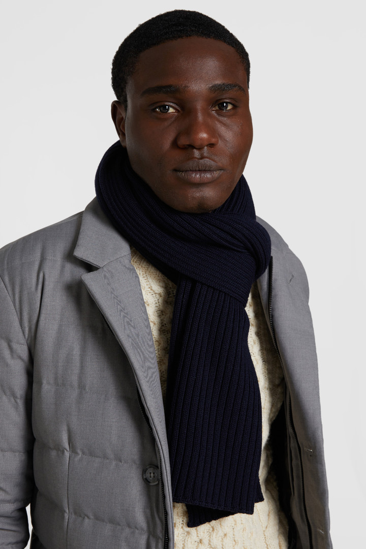 Solid color wool scarf
