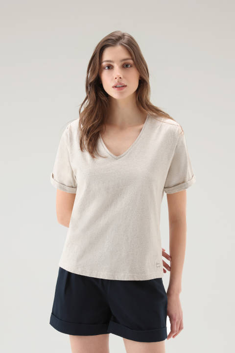 T-shirt van een katoen-linnen-mix met V-hals Beige | Woolrich
