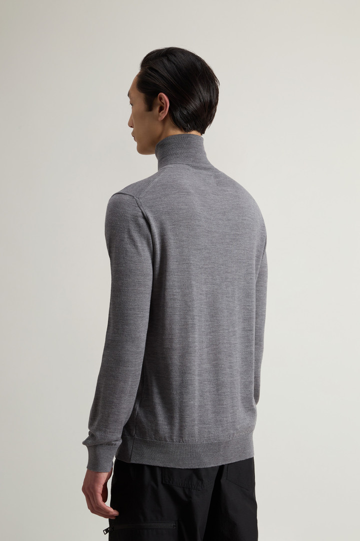 Rollkragen-Pullover aus reiner Merino-Schurwolle Grau photo 3 | Woolrich