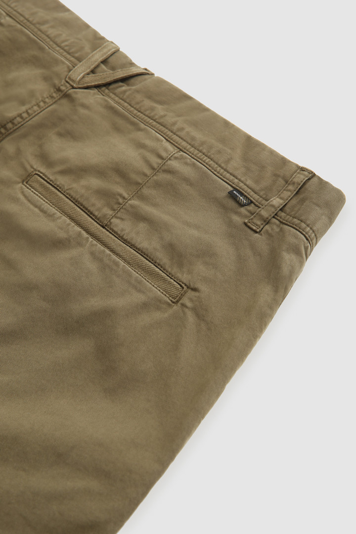 Pantalones chinos clásicos de algodón elástico