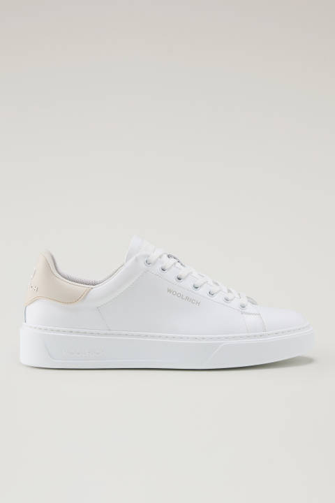 Sneakers Classic Court en cuir avec écusson contrastant Blanc | Woolrich