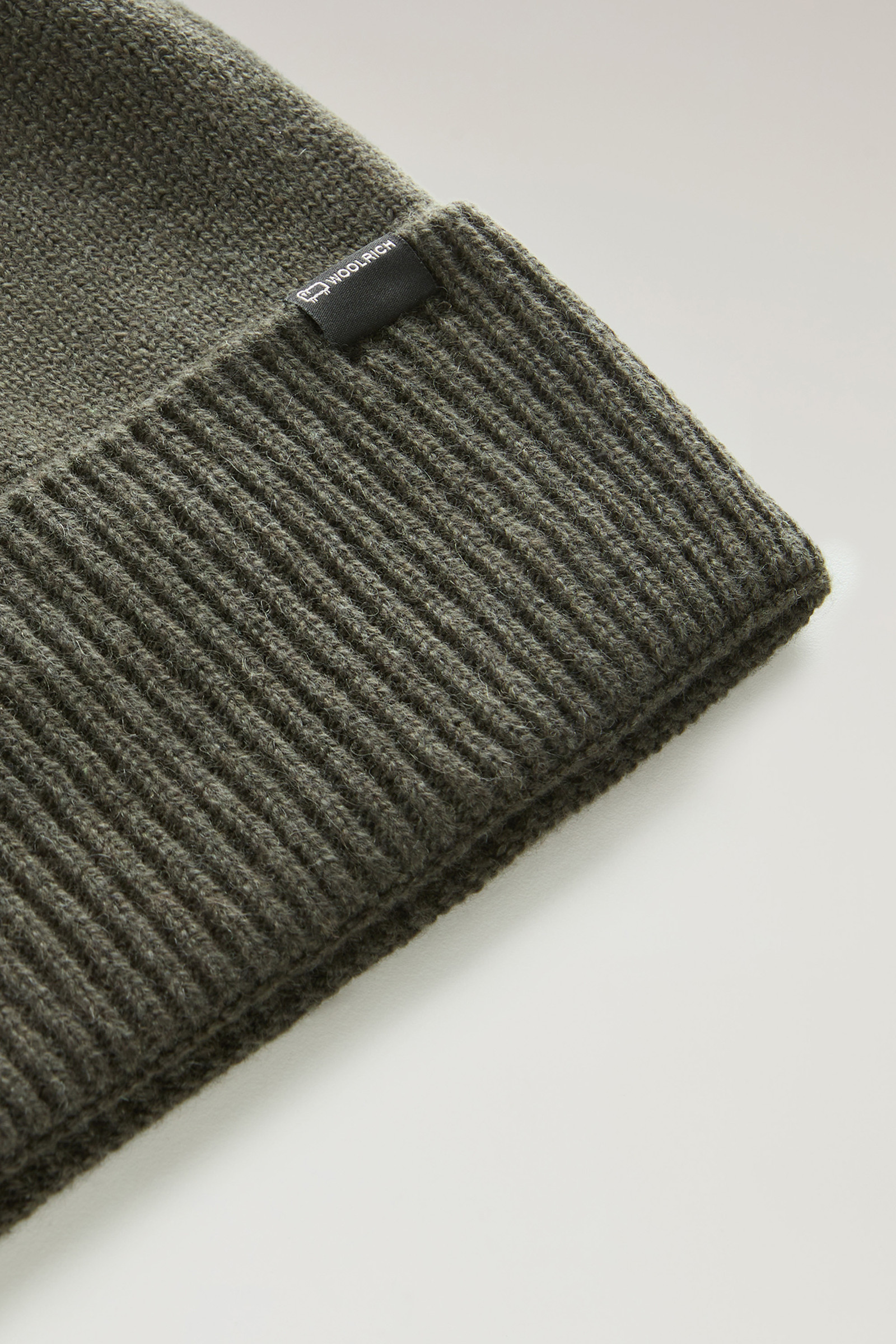 Beanie in Pure Cashmere Green photo 3 | Woolrich
