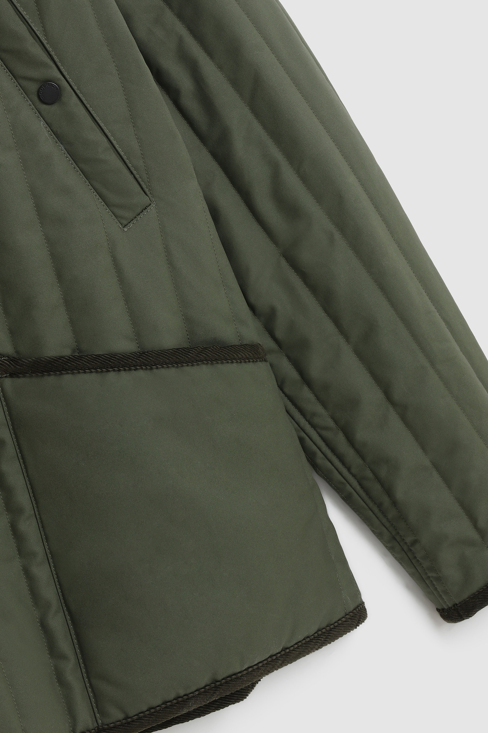 Barrier Overshirt in British Millerain Waxed Cotton Green photo 8 | Woolrich