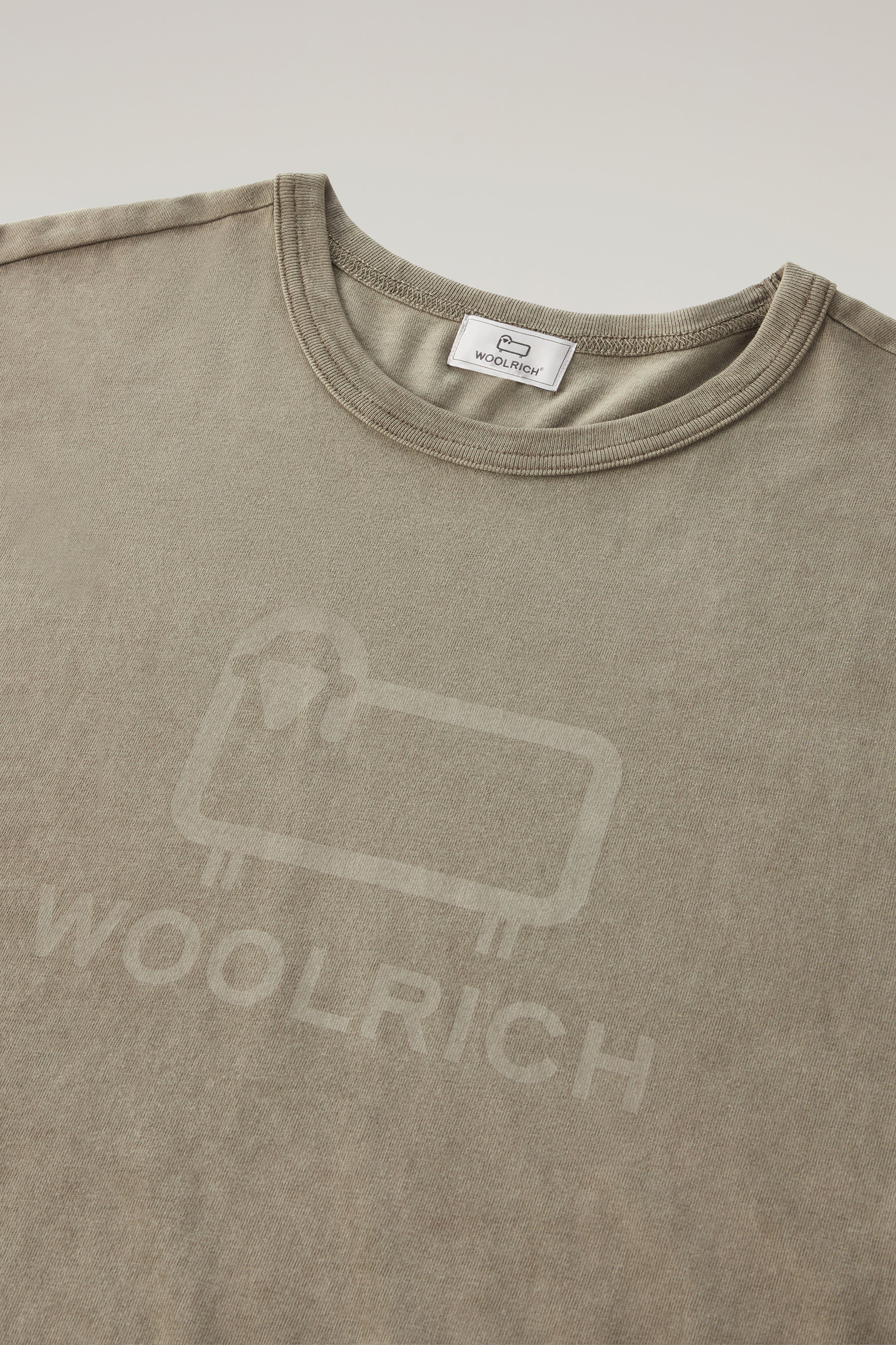 T-shirt in puro cotone tinto in capo con logo Sheep verde photo 6 | Woolrich