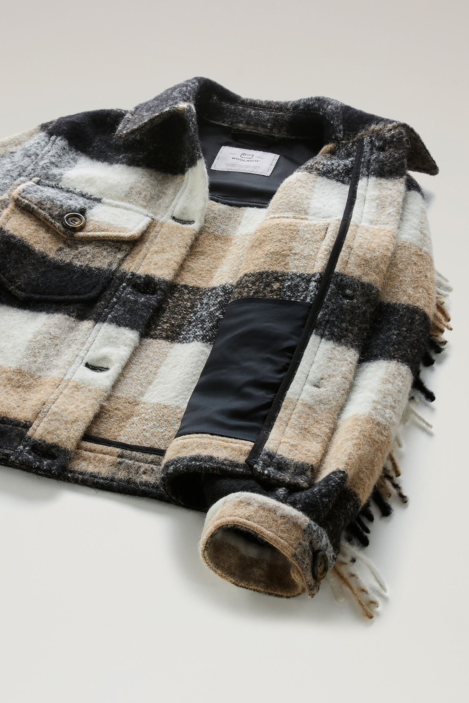 Surchemise à franges en laine et alpaga mélangés beige photo 6 | Woolrich
