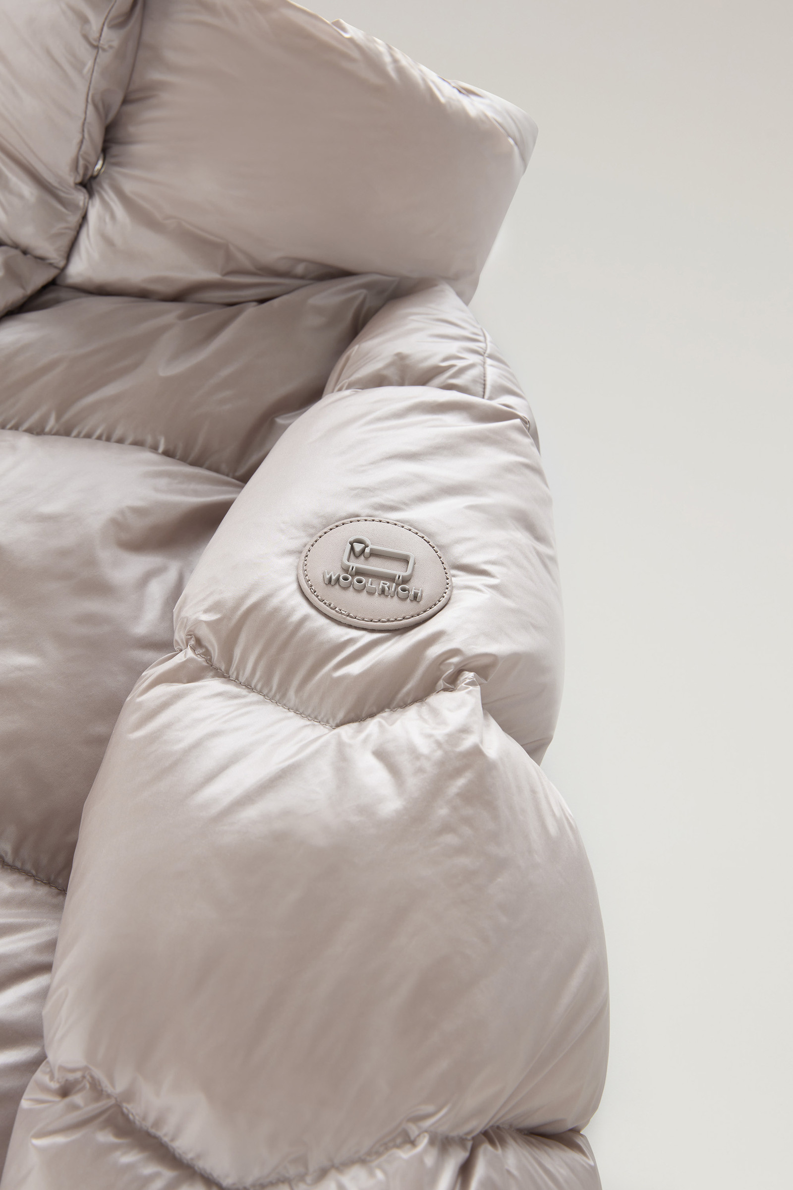 Aliquippa Daunenjacke aus glänzendem Nylon für Mädchen taubengrau photo 7 | Woolrich