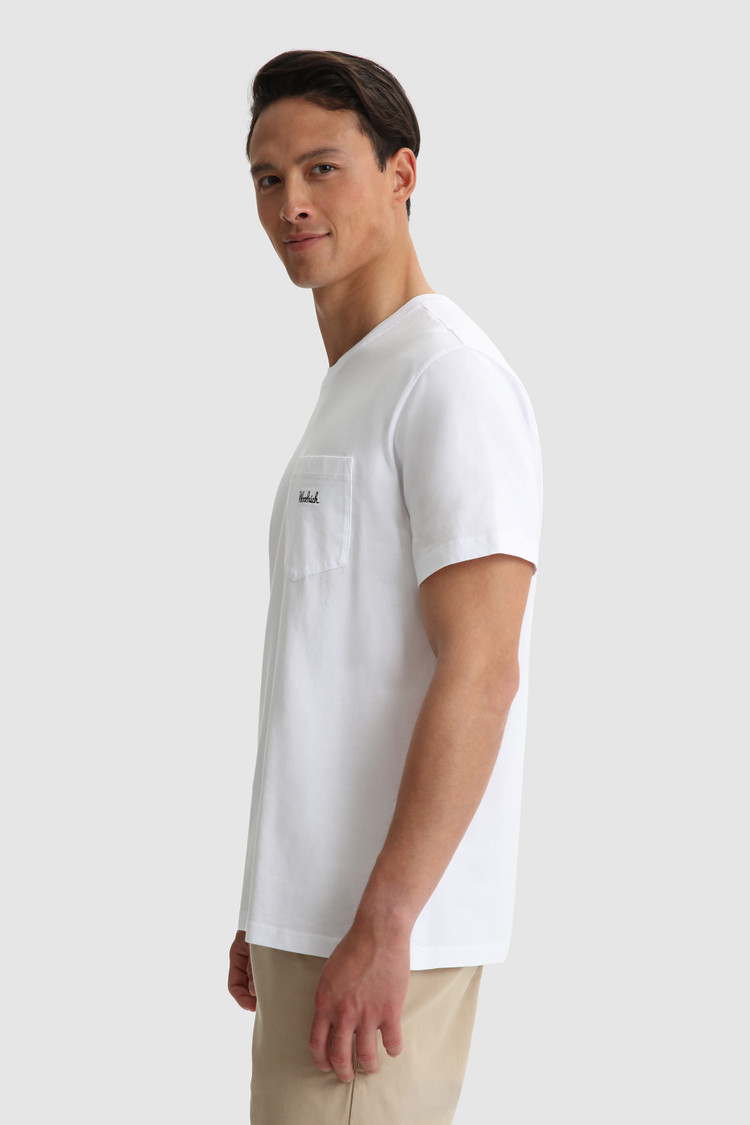T-Shirt mit geprägtem Taschenlogo