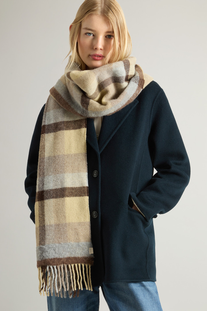 Checked Scarf in Wool and Alpaca Blend Beige photo 4 | Woolrich