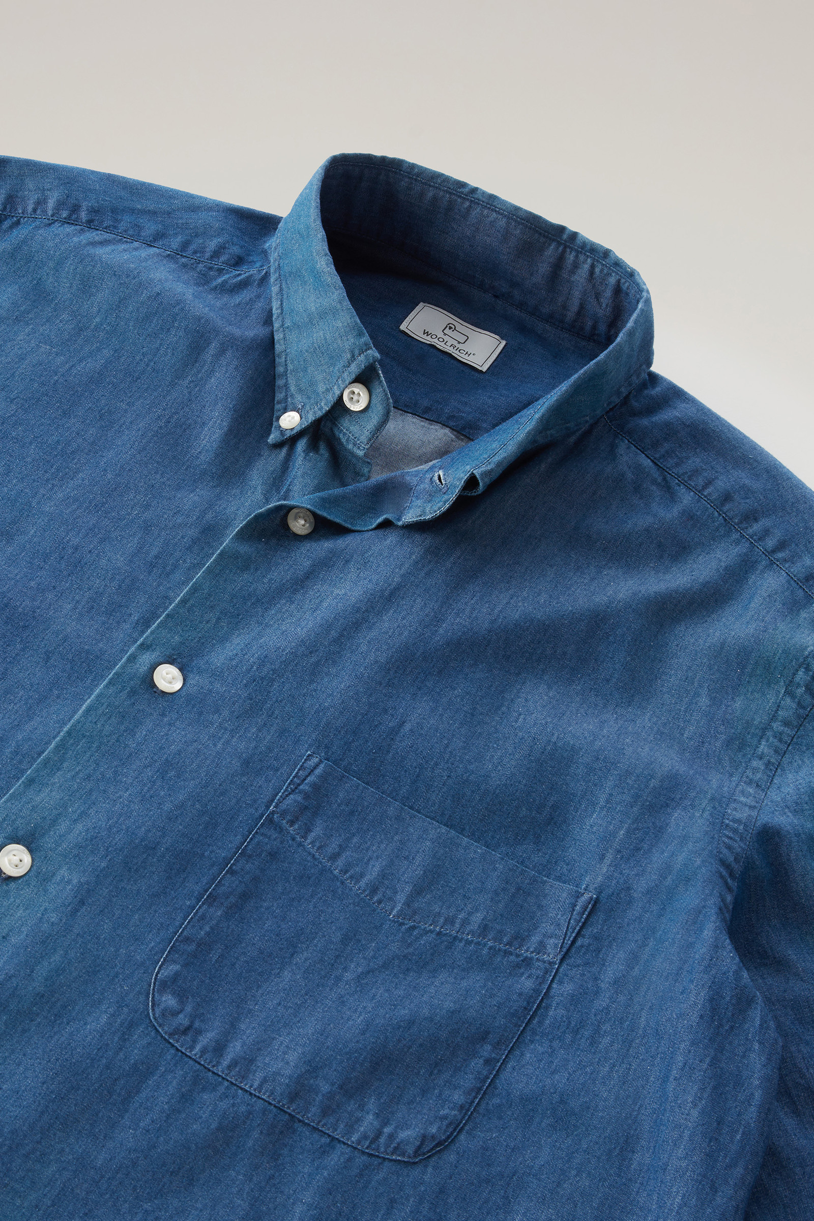 Men's Shirt in Pure Cotton Chambray Blue | Woolrich USA