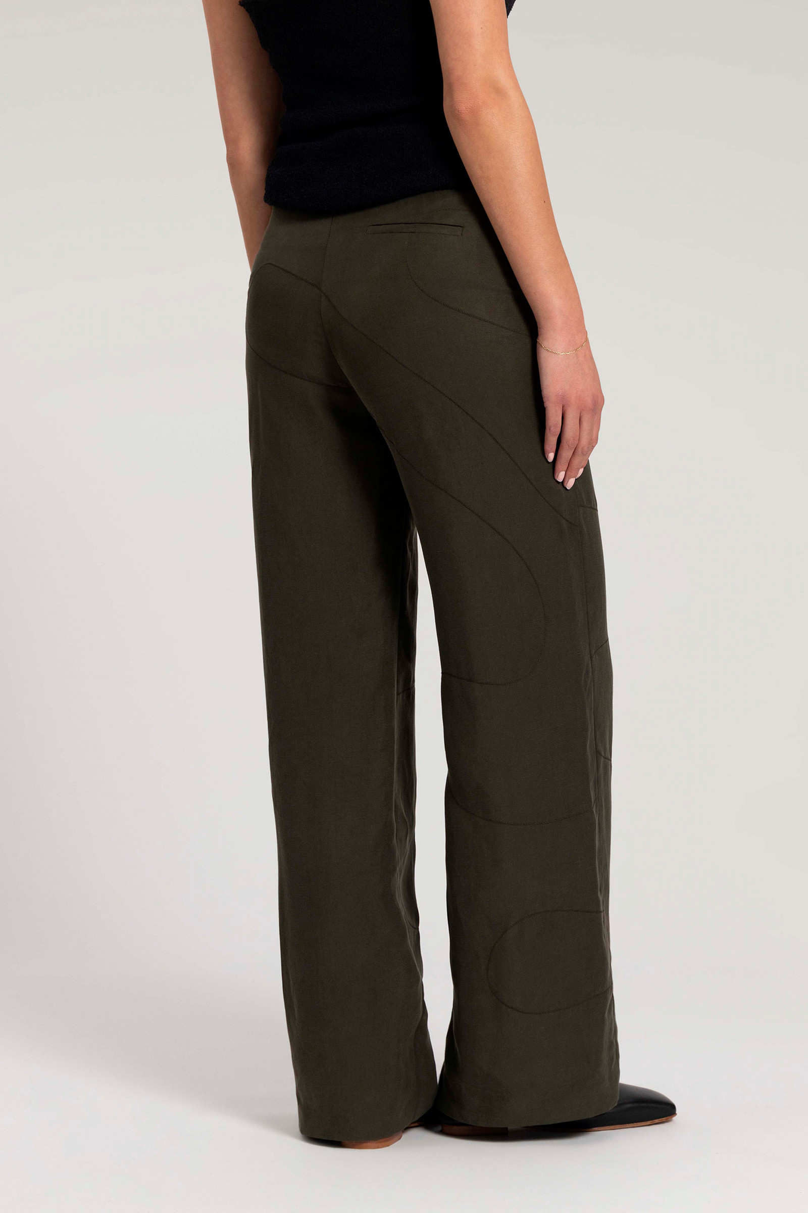 Pantalones de pernera ancha, de mezcla de lino, y con bordados de Daniëlle Cathari / Woolrich verde photo 3 | Woolrich