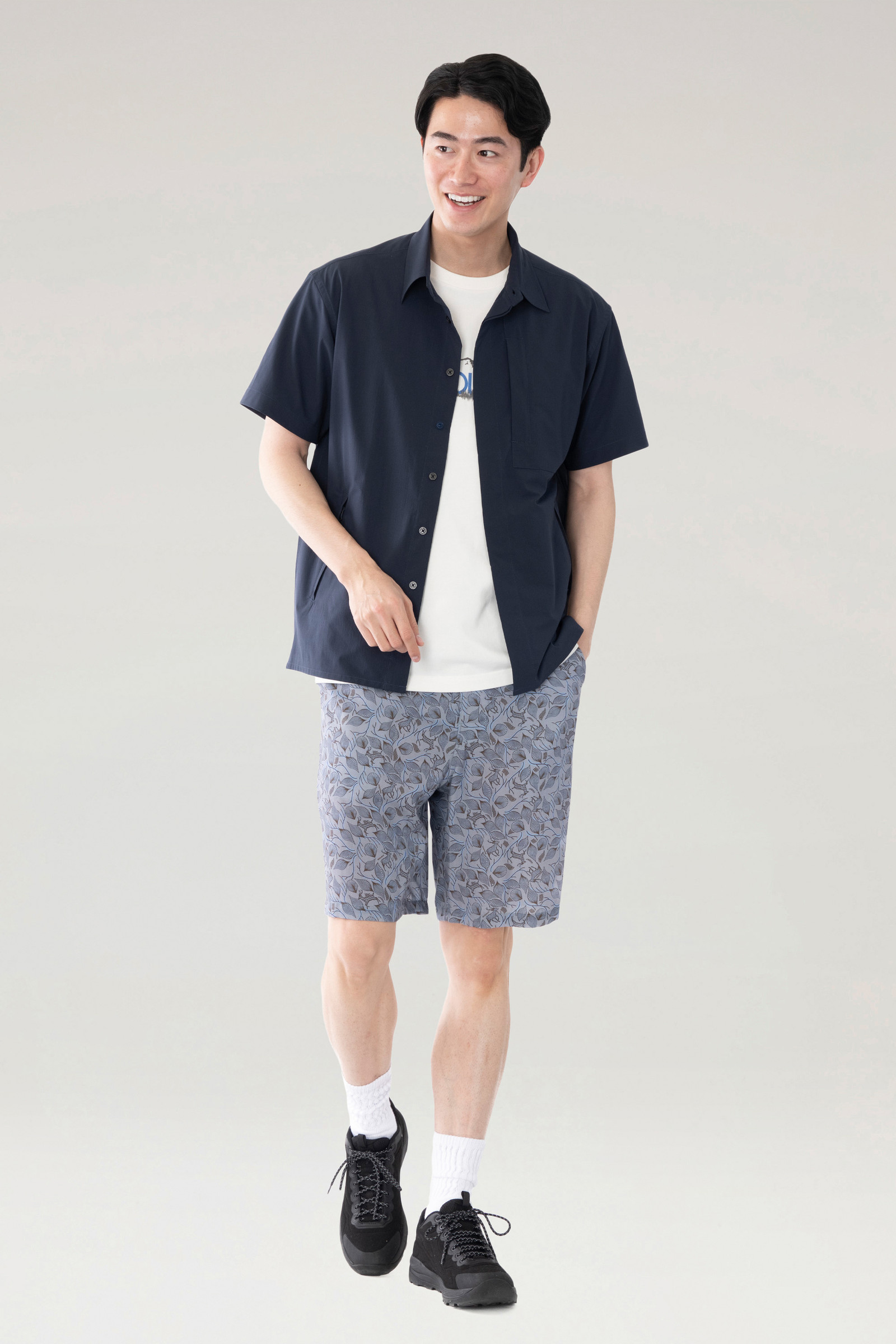Anytime Short-Sleeved Shirt in Recycled Stretch Polyester Blue photo 4 | Woolrich