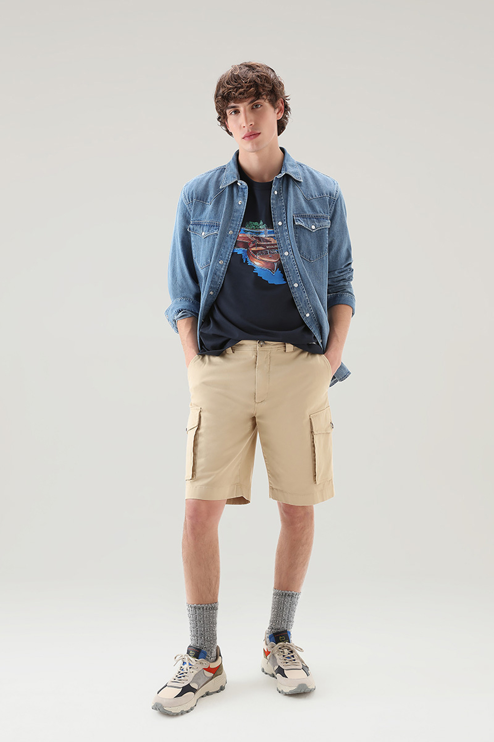 Stückgefärbte Cargo-Shorts beige photo 2 | Woolrich