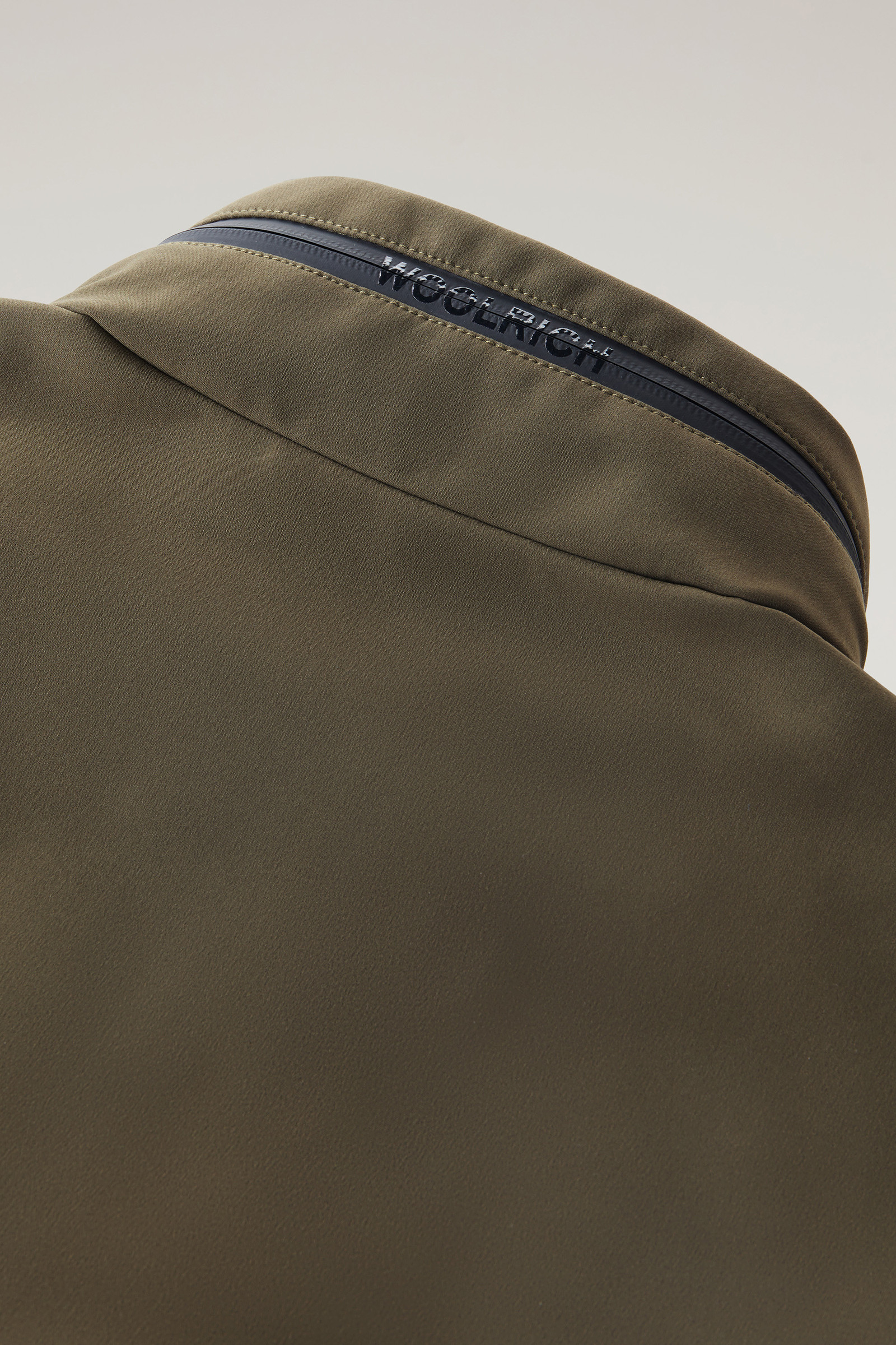 Field Jacket in Tech Softshell Green | Woolrich USA