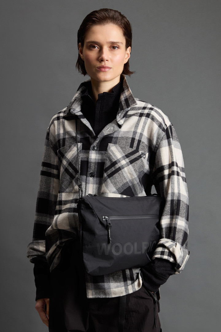 Umhängetasche mit Logo aus X-PAC by Todd Snyder Schwarz photo 9 | Woolrich