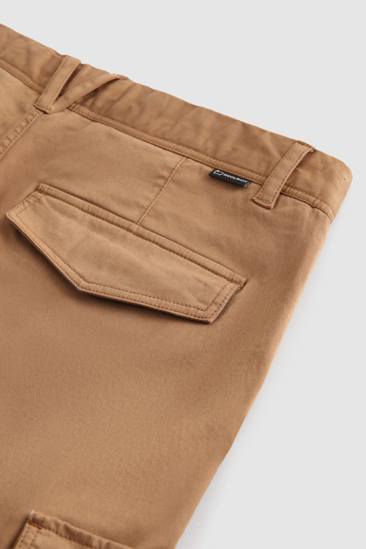 Pantalones cargo de algodón elástico teñido en prenda