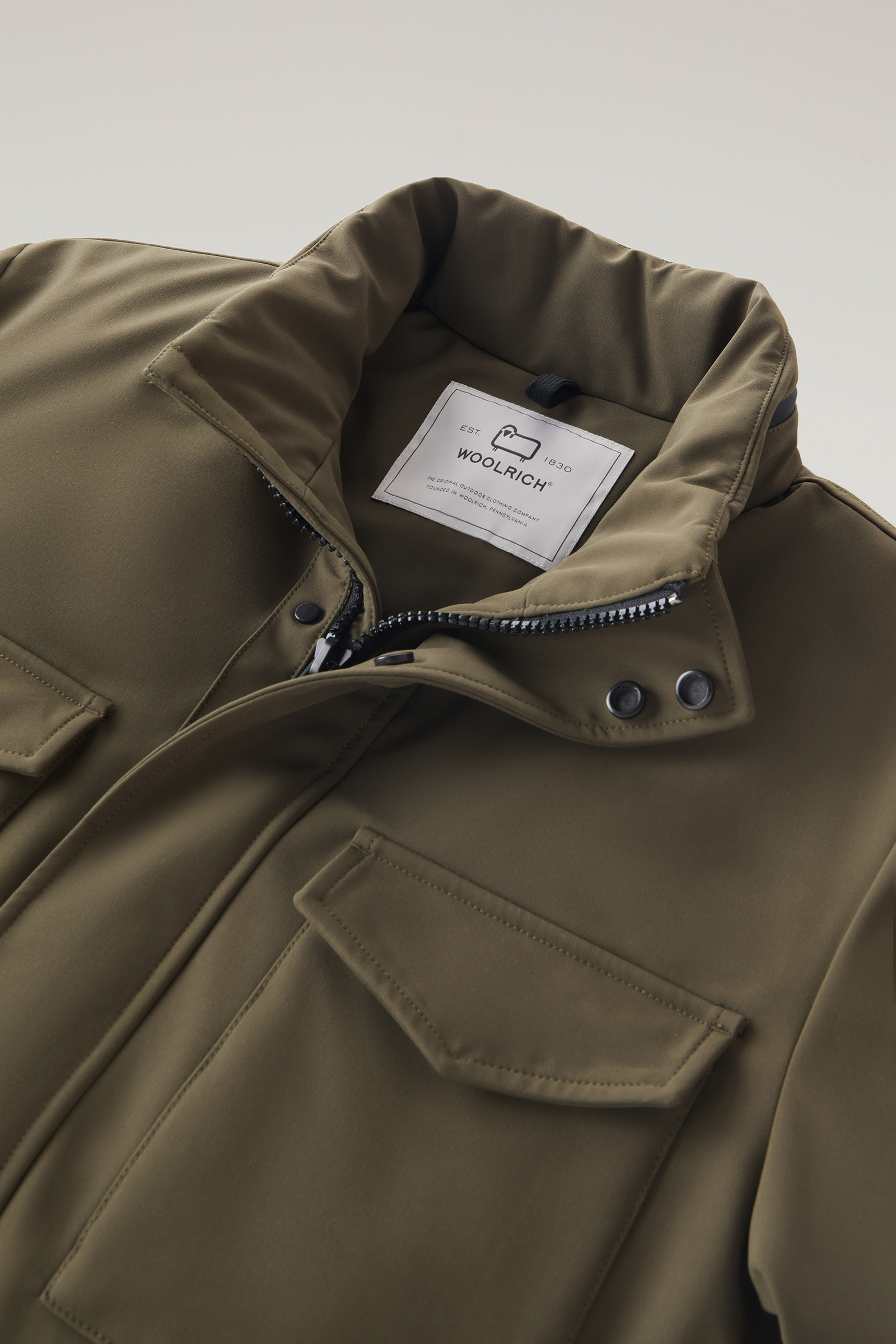 Men's Field Jacket in Tech Softshell Green | Woolrich USA