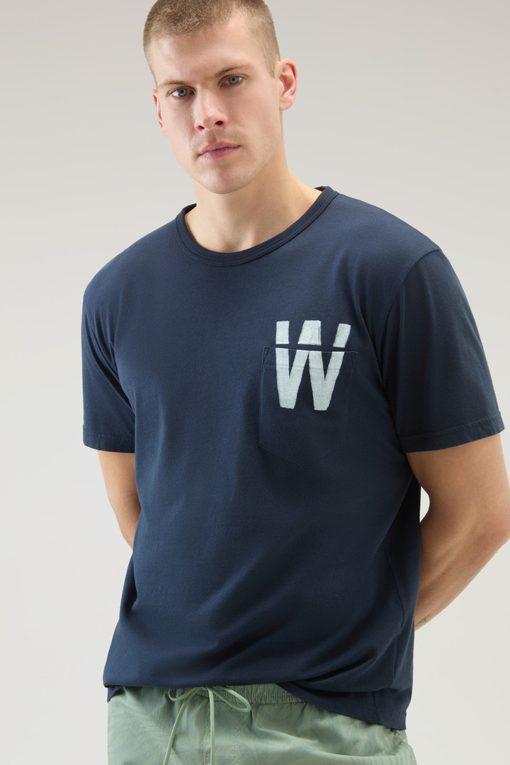 Camiseta de puro algodón con bolsillo Azul photo 4 | Woolrich