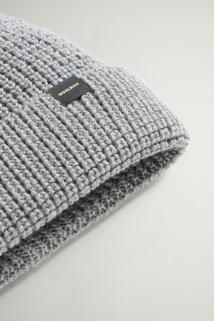 Beanie in Pure Merino Virgin Wool with Honeycomb Stitch Gray photo 3 | Woolrich