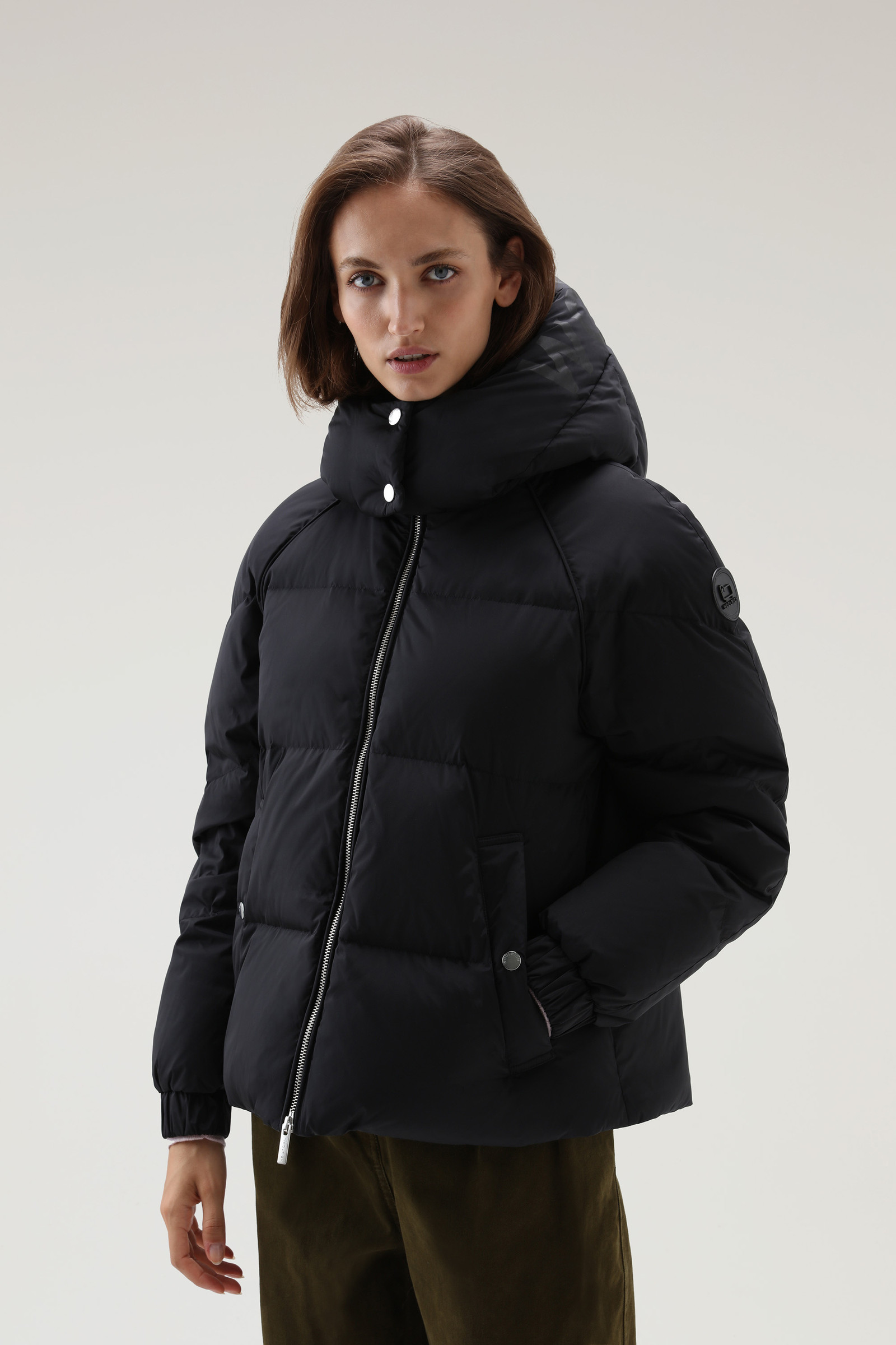 Alsea Short Down Jacket with Detachable Hood Black | Woolrich USA