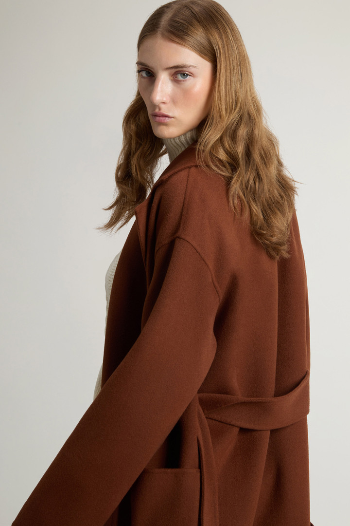 Long Coat in Pure Virgin Wool with Belt Brown photo 4 | Woolrich